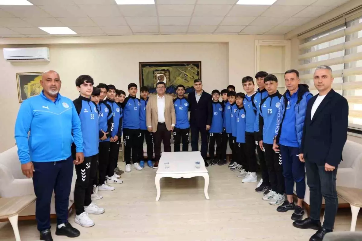 Akdeniz Belediye Spor U-14 Takımı Türkiye Şampiyonası yolunda