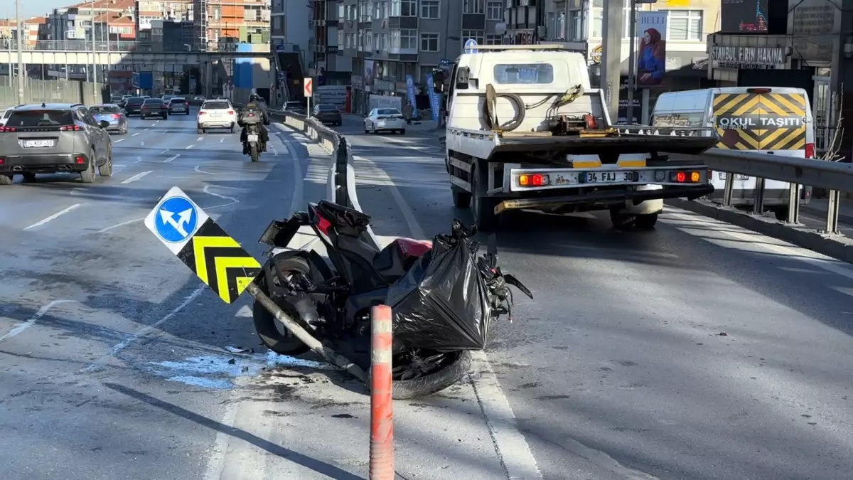 Avcılar\'da motosiklet kazası: Bir kişi ağır yaralandı