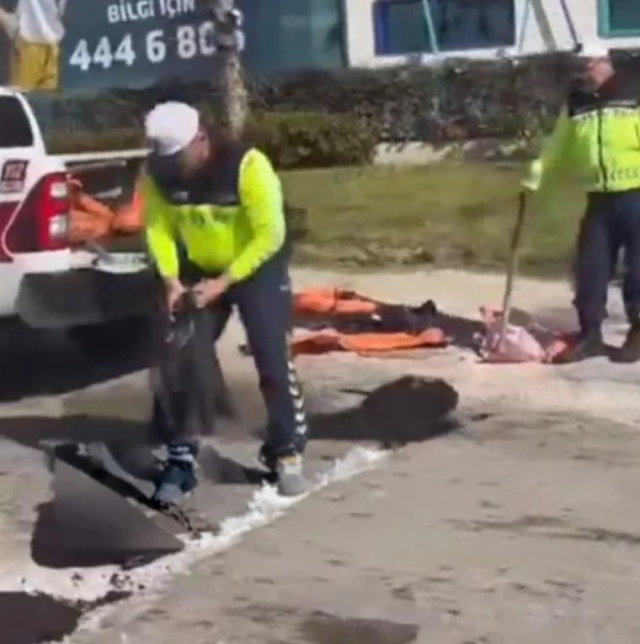 Buca Belediyesi uyuma: Bozuk yolları jandarma onarıyor