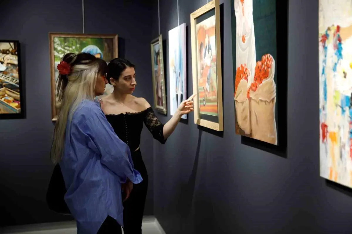 Bursa\'da \'Kadın ve Işık\' sergisi açıldı