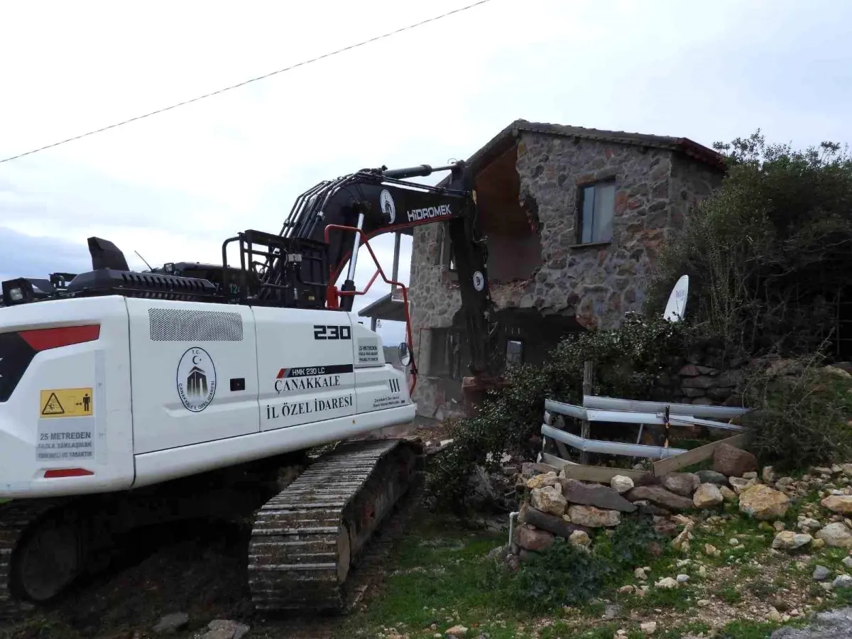 Çanakkale\'de 31 Kaçak Yapı Yıkıldı