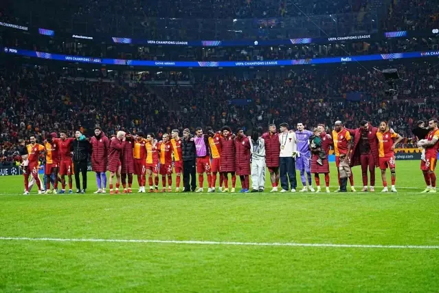 Galatasaray, Liverpool zaferini coşkuyla kutladı