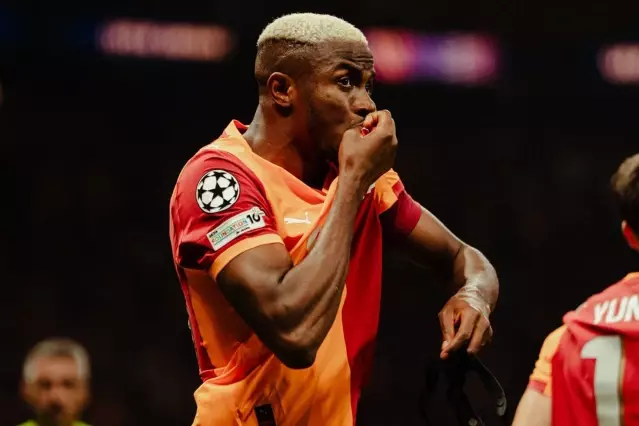 Galatasaray taraftarından Victor Osimhen’e özel koreografi