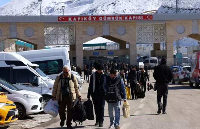 Görüntüler Türkiye sınırından: Savaşın başladığını gördük ve geldik