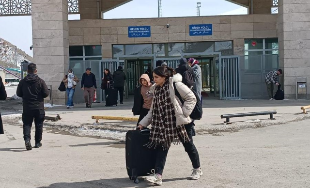 Görüntüler Türkiye sınırından: Savaşın başladığını gördük ve geldik