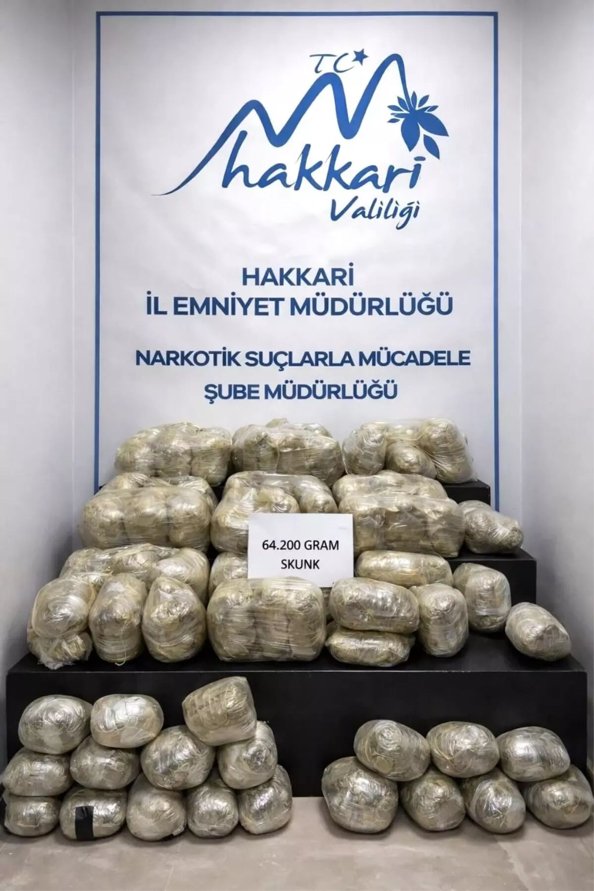 Hakkari\'de Uyuşturucu Operasyonu: 64 KG Skunk Ele Geçirildi