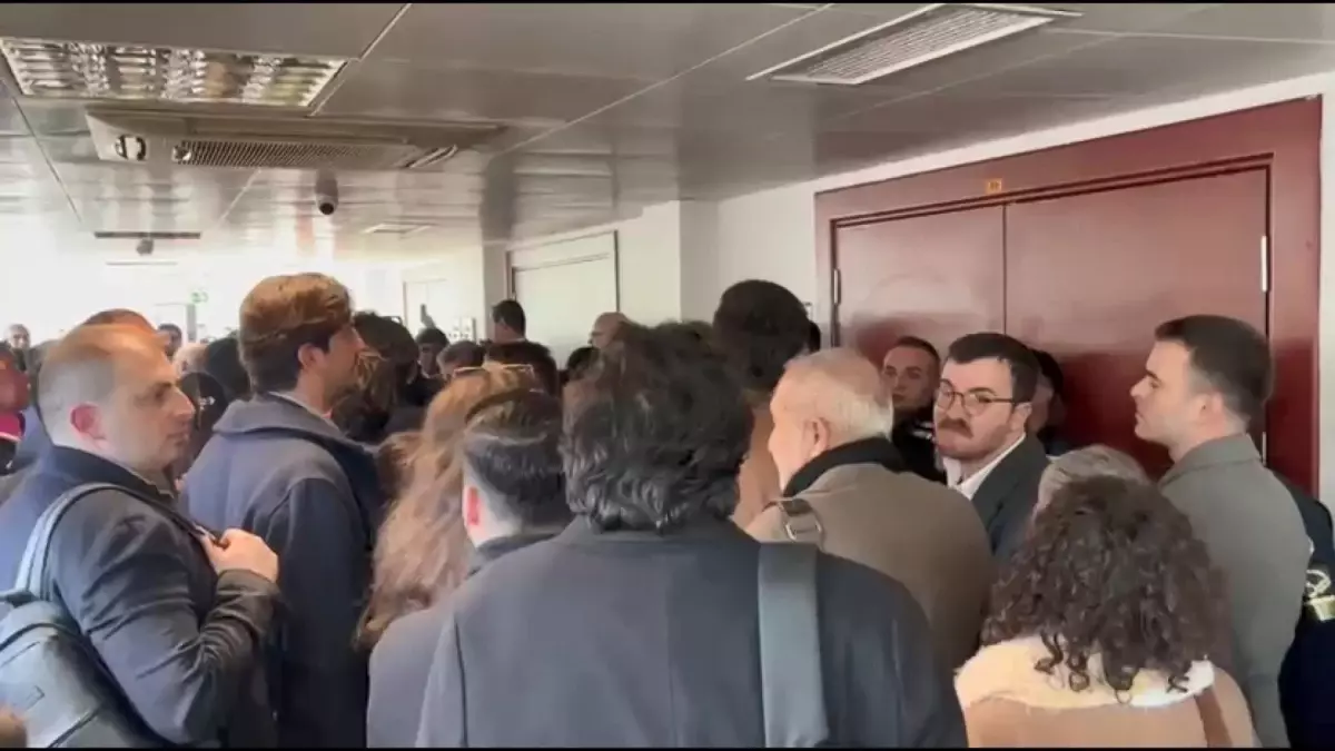 İBB Yolsuzluk Davasında Gerginlik