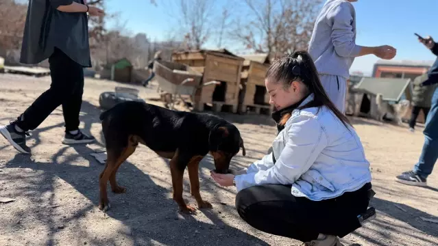 Özel Eğitim Lisesi’nden İşitme Engellilere Şefkat Projesi