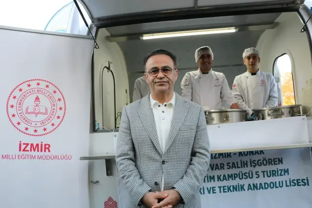 İzmir’de Mesleki ve Teknik Anadolu Lisesi Öğrencilerinden Ramazan İftarı