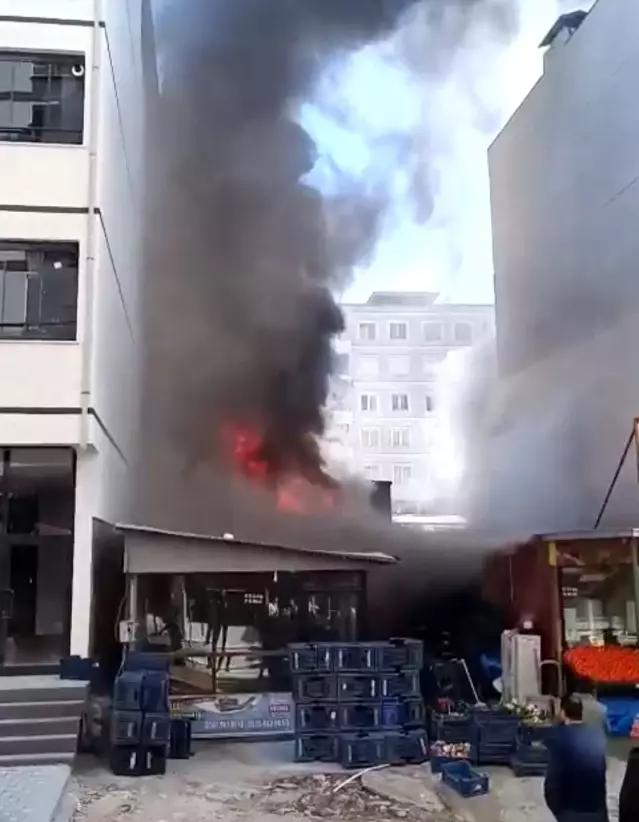 Pazarcık’ta Manavda Yangın