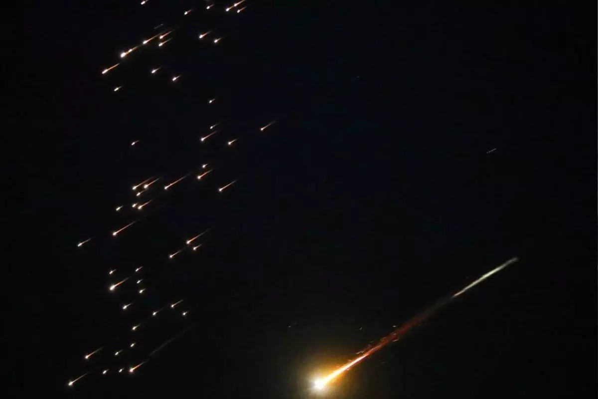 Komşuda büyük panik! Erbil\'e düşen İHA patladı