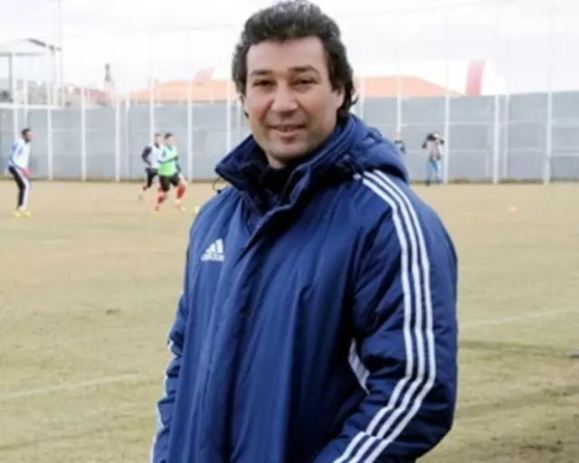 Trabzonspor Yardımcı Antrenörü Orhan Kaynak hayatını kaybetti