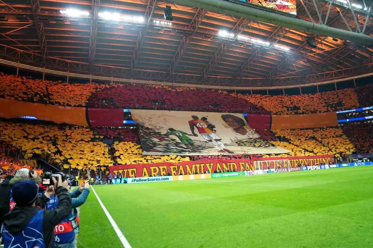 Galatasaray\'dan Osimhen\'e Duygusal Koreografi