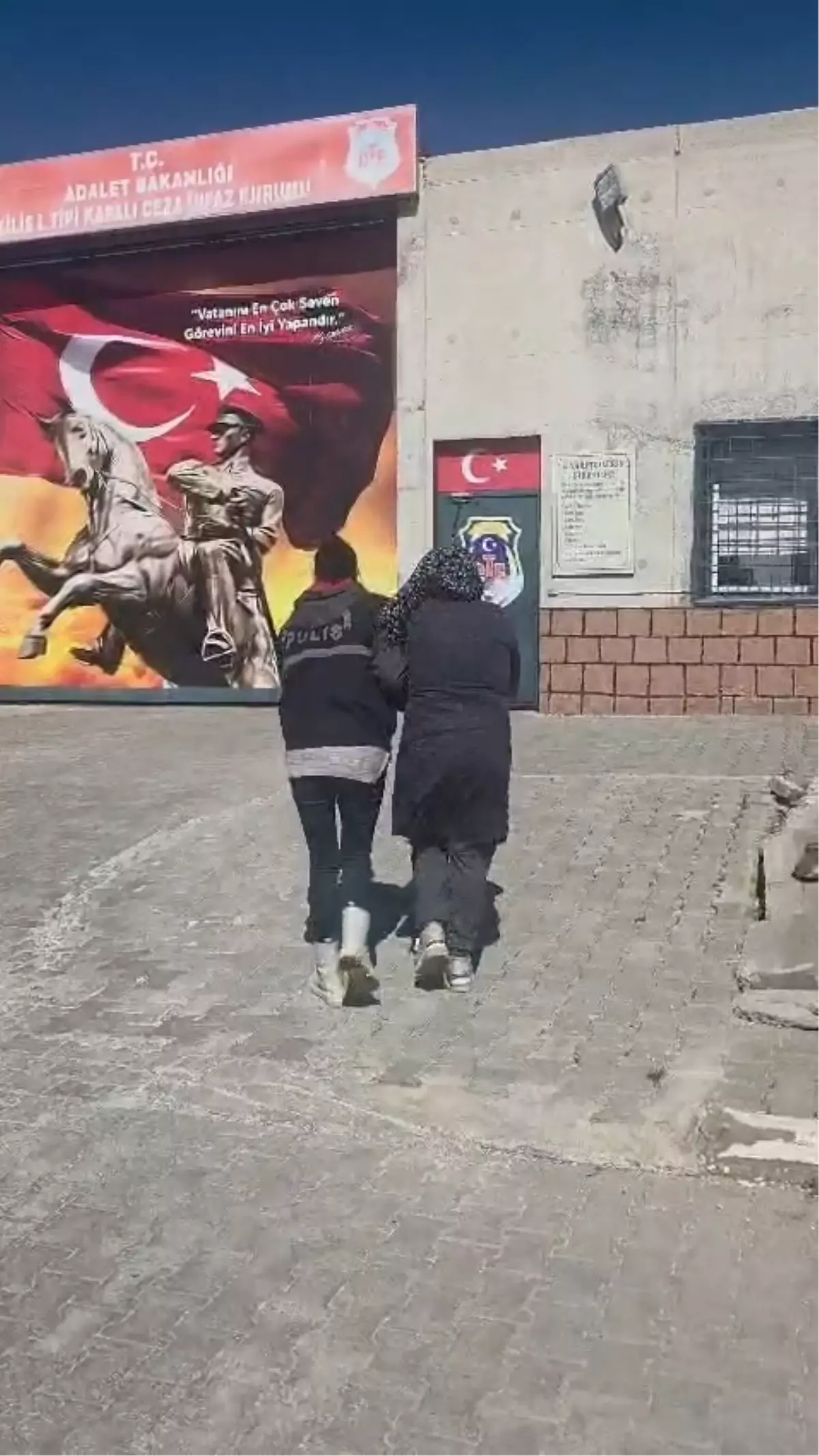 Kırıkhan\'da 45 Yıl Cezası Olan Kadın Yakalandı