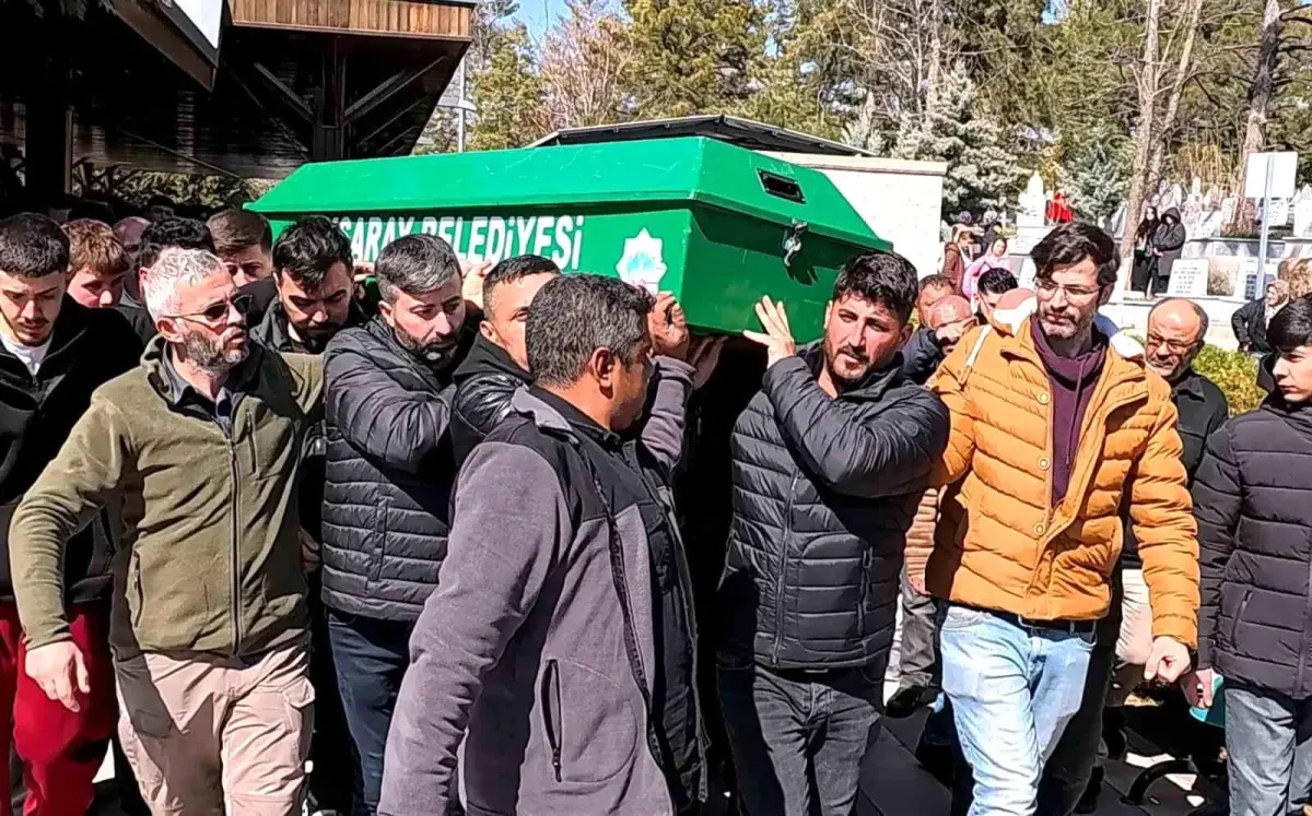 Akranı tarafından öldürülen çocuk son yolculuğuna uğurlandı