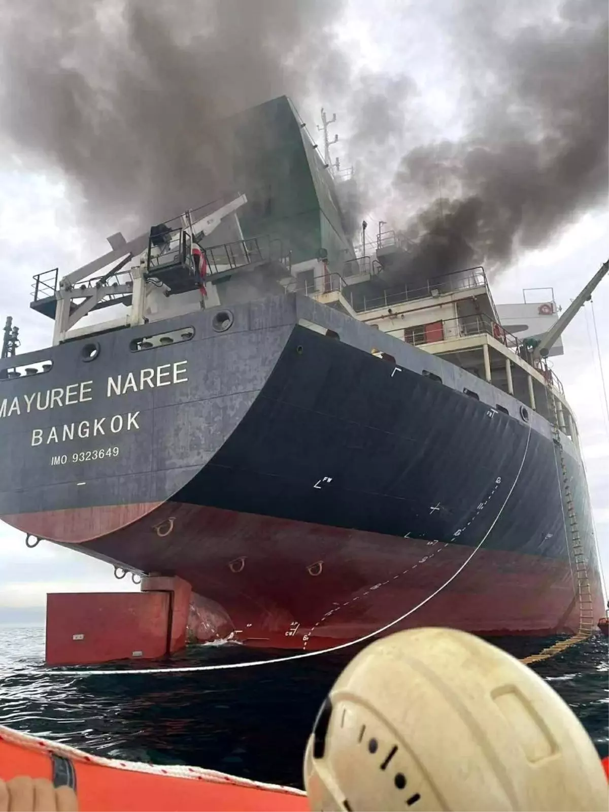 Tayland Kargo Gemisi Hürmüz Boğazı\'nda Saldırıya Uğradı