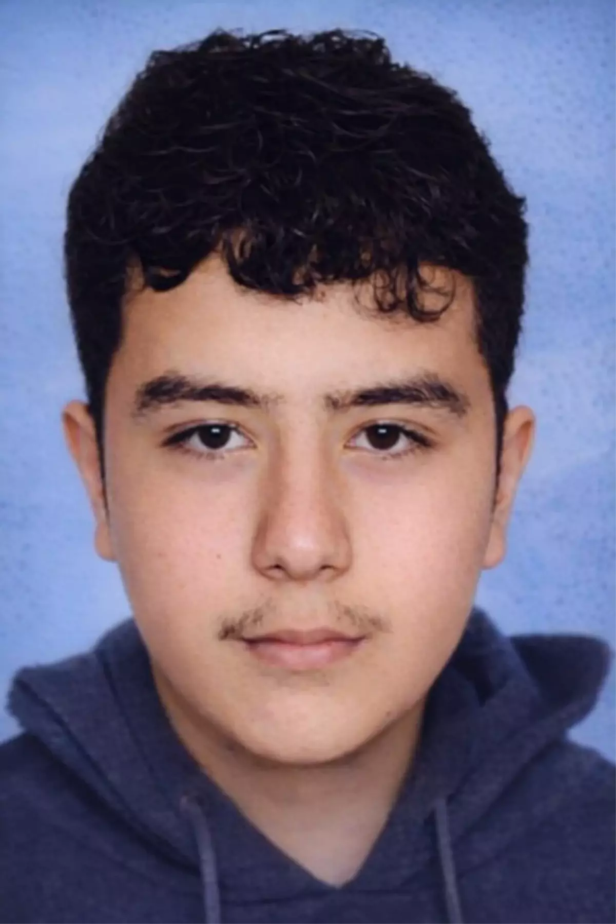 AVM\'de kan donduran olay! Daha hayatının baharındaydı