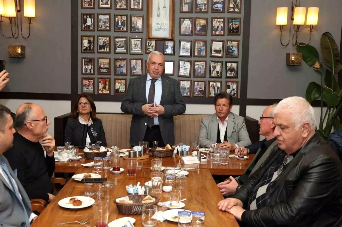 Başkan Şadi Özdemir amatör spor kulüp temsilcileri ile buluştu