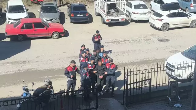 İşçiler Yevmiye İçin Malzeme Aldı