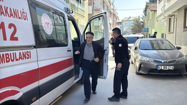 Çatıdan attığı demir oğlunu öldürdü