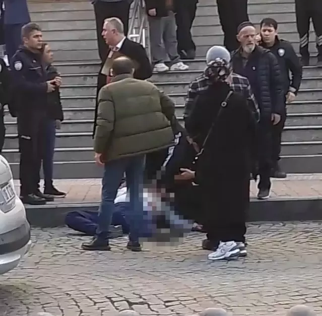 Mahkeme Önünde Bıçaklama Olayı