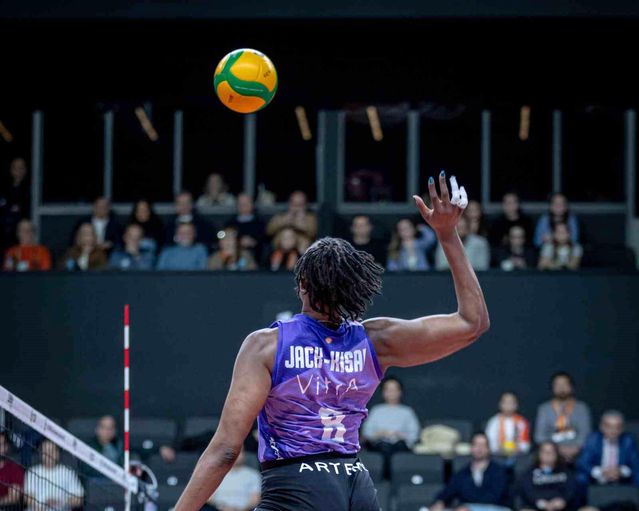 Eczacıbaşı Dynavit Çeyrek Finalde Kazandı