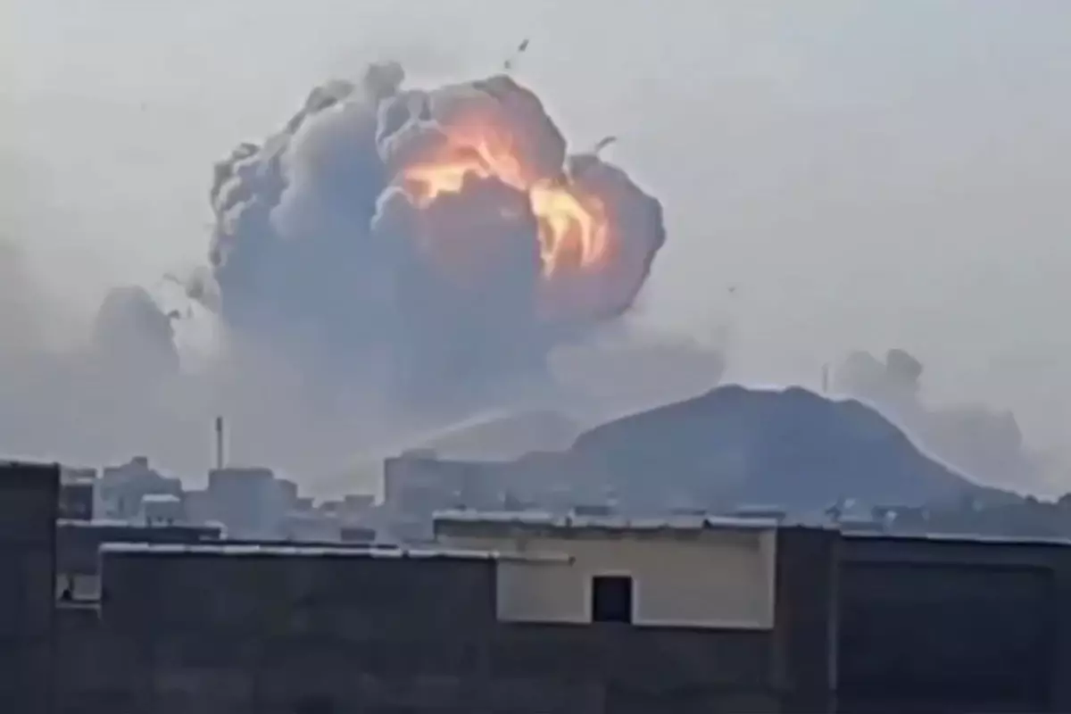 İran\'ın başkenti Tahran\'da art arda patlamalar