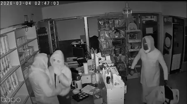 Kadın Kıyafetiyle Market Soygunu