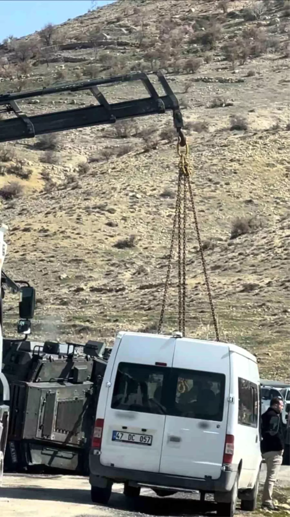 Zırhlı Araç Devrildi: 3 Polis Yaralı