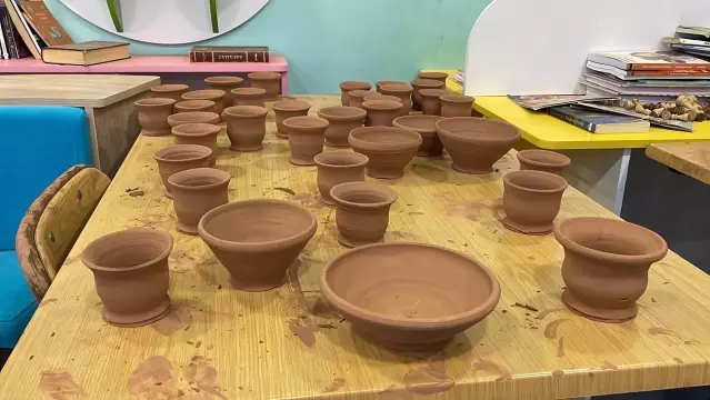Öğrenciler Çömlek Yapmayı Öğrendi