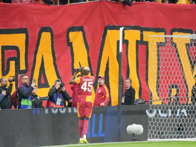 Osimhen'i ağlatan duygu dolu koreografi dünya basınında gündem oldu