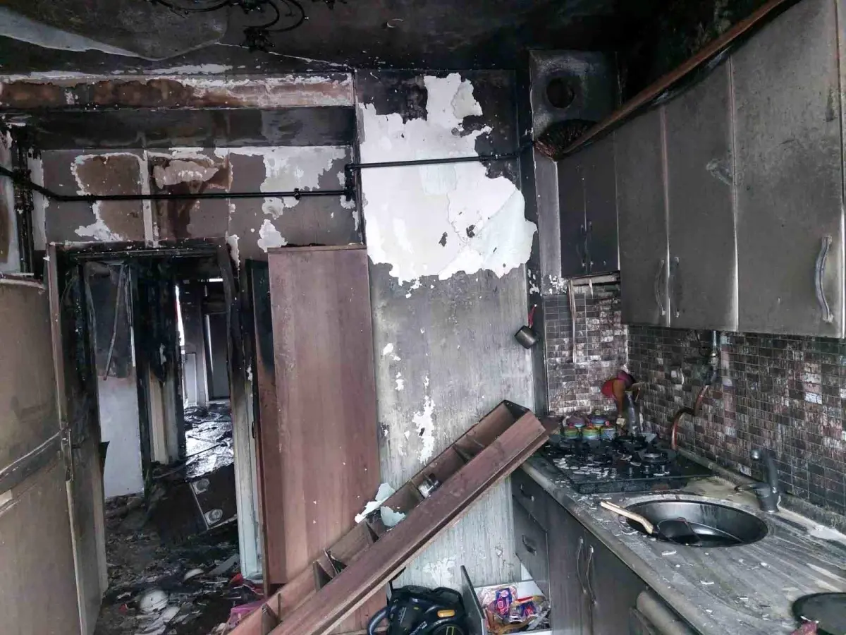 Samsun\'da apartman dairesi küle döndü