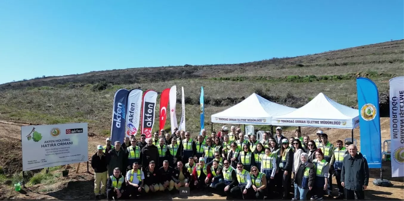 Akfen\'den Şarköy\'e 10 Bin Fidan