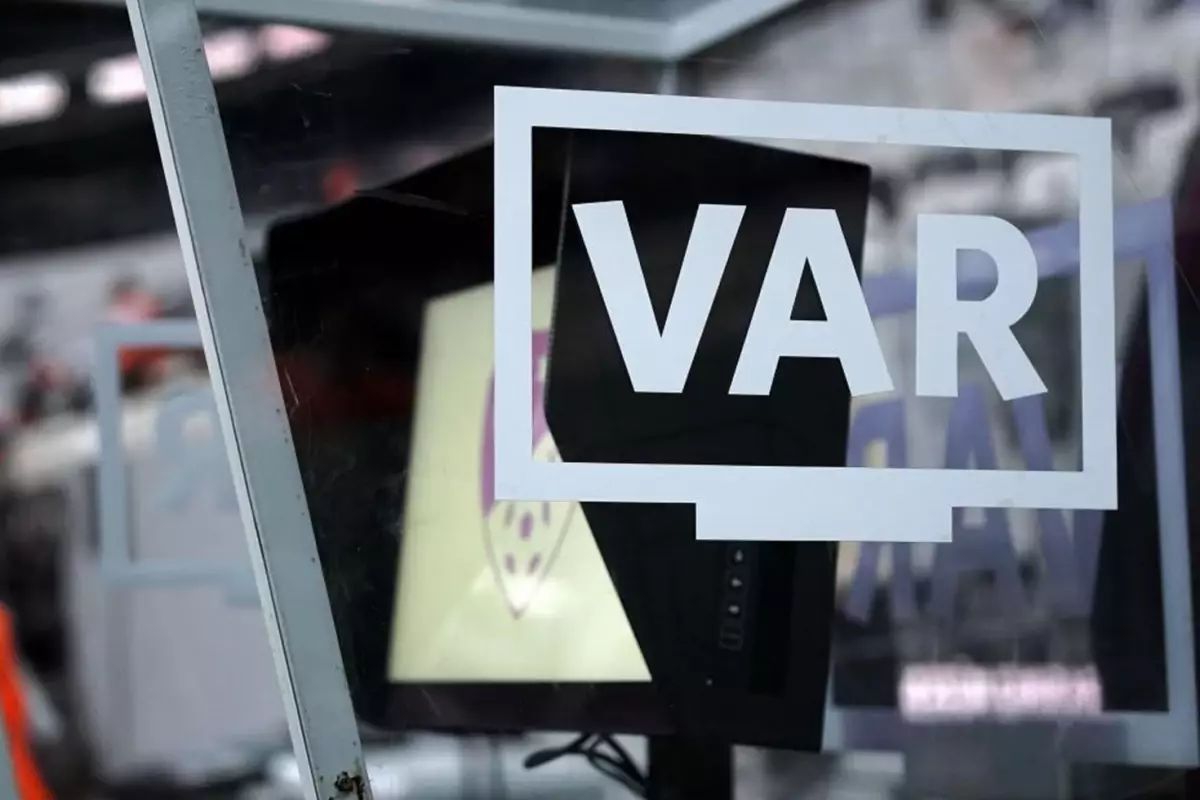 TFF\'den Süper Lig kulüplerine tarihi öneri: Artık VAR odasına girebilirler