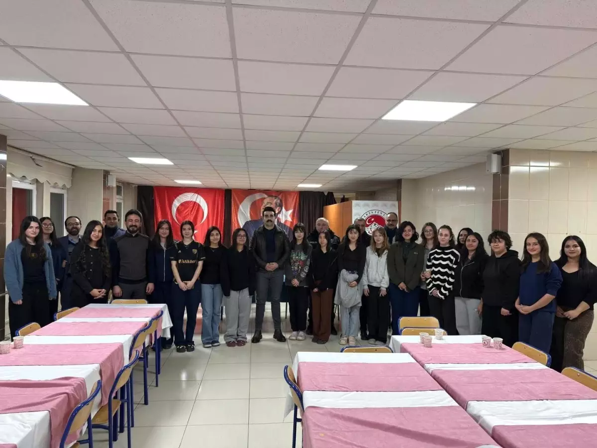 Kaymakam Eser, Öğrencilerle İftar Yaptı