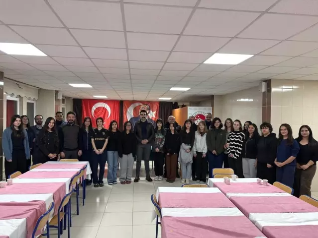 Kaymakam Eser, Öğrencilerle İftar Yaptı