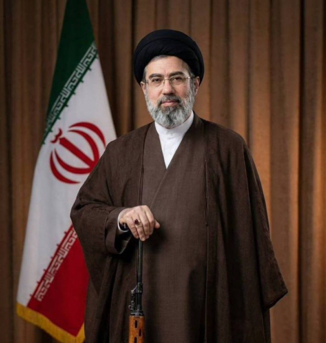 Trump, Mücteba Hamaney'i işaret etti: Liderlerini iki kez saf dışı bıraktık