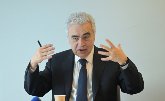 Uluslararası Enerji Ajansı üyesi 32 ülke, 400 milyon varillik petrol stokunu piyasaya sürülüyor