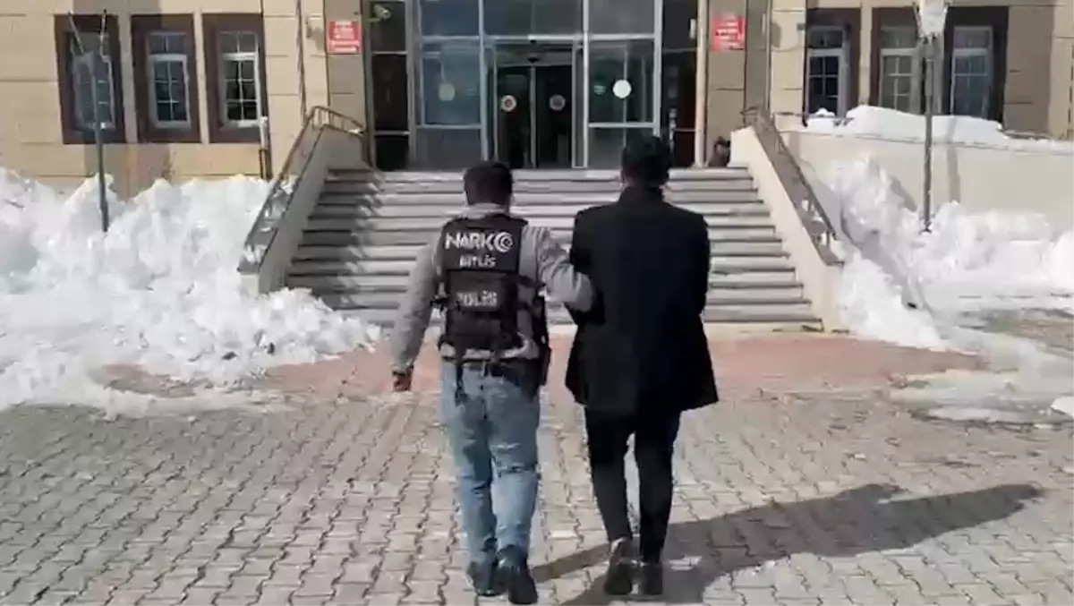 Bitlis\'te Otobüste Skunk Ele Geçirildi