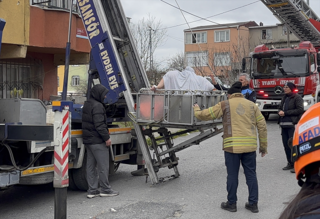 240 kiloluk genç kadın için seferberlik! Evin penceresini söküp vinçle indirdiler