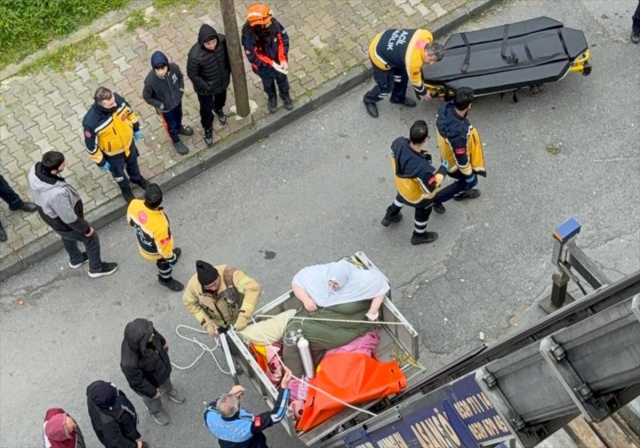 240 kiloluk genç kadın için seferberlik! Evin penceresini söküp vinçle indirdiler