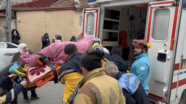 240 kiloluk genç kadın için seferberlik! Evin penceresini söküp vinçle indirdiler