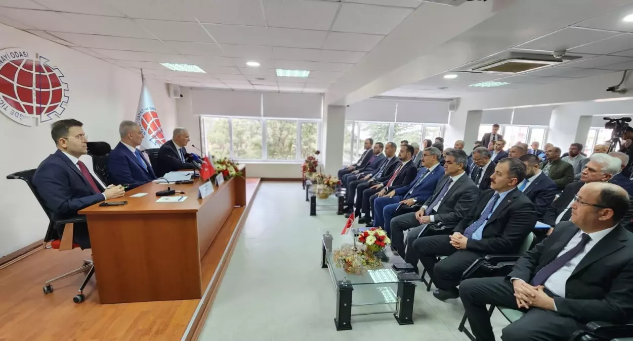 Bakan Bolat: İhracat 400 Milyar Doları Aştı