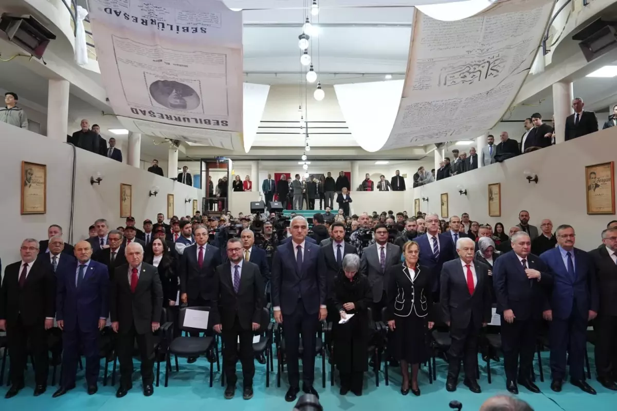 Bakan Ersoy: İstiklal Marşımız yön göstermektedir