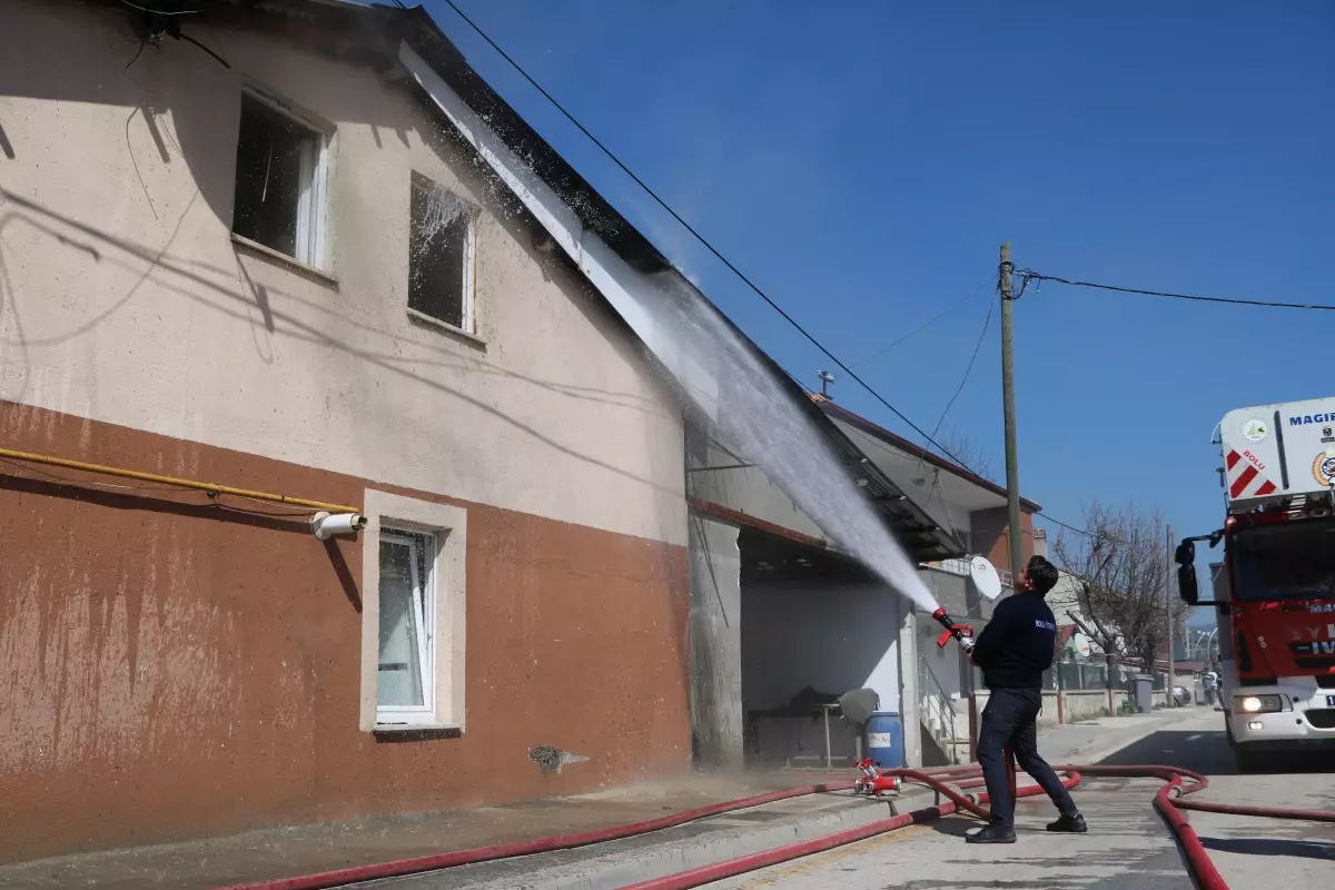 Bolu\'da Yangın: Ev ve Atölye Küle Döndü