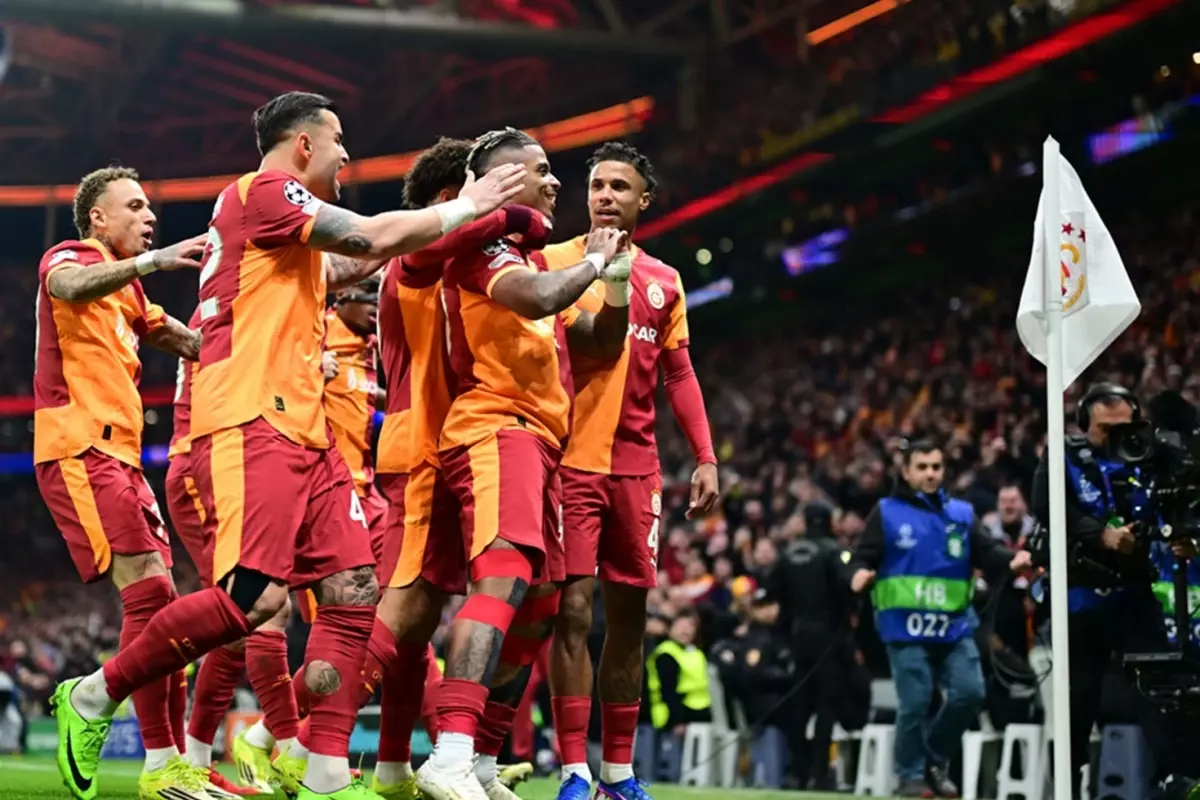 Galatasaray\'dan tarihte eşi benzeri görülmemiş prim