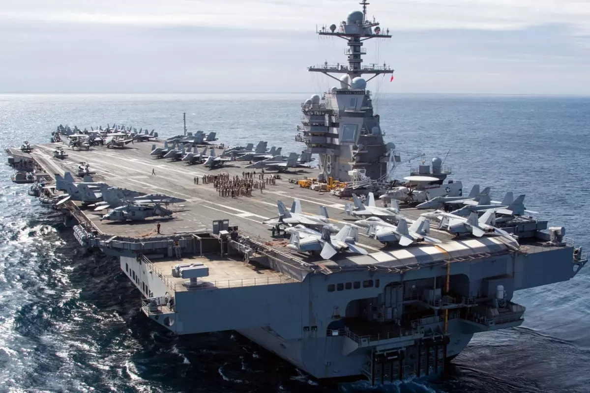 Gerald Ford uçak gemisinde yangın çıktı