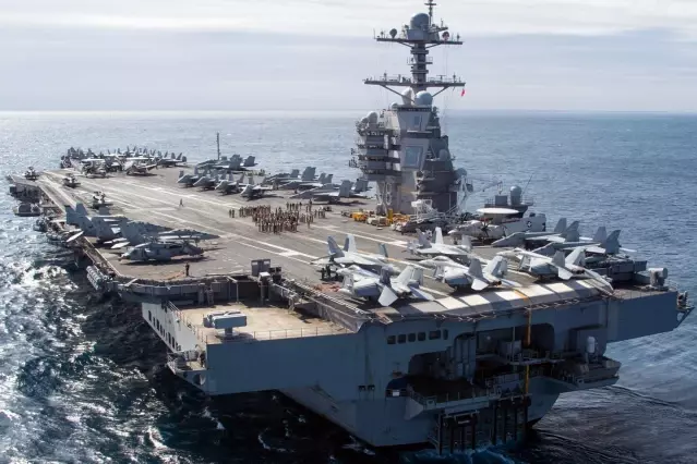 Gerald Ford uçak gemisinde yangın çıktı