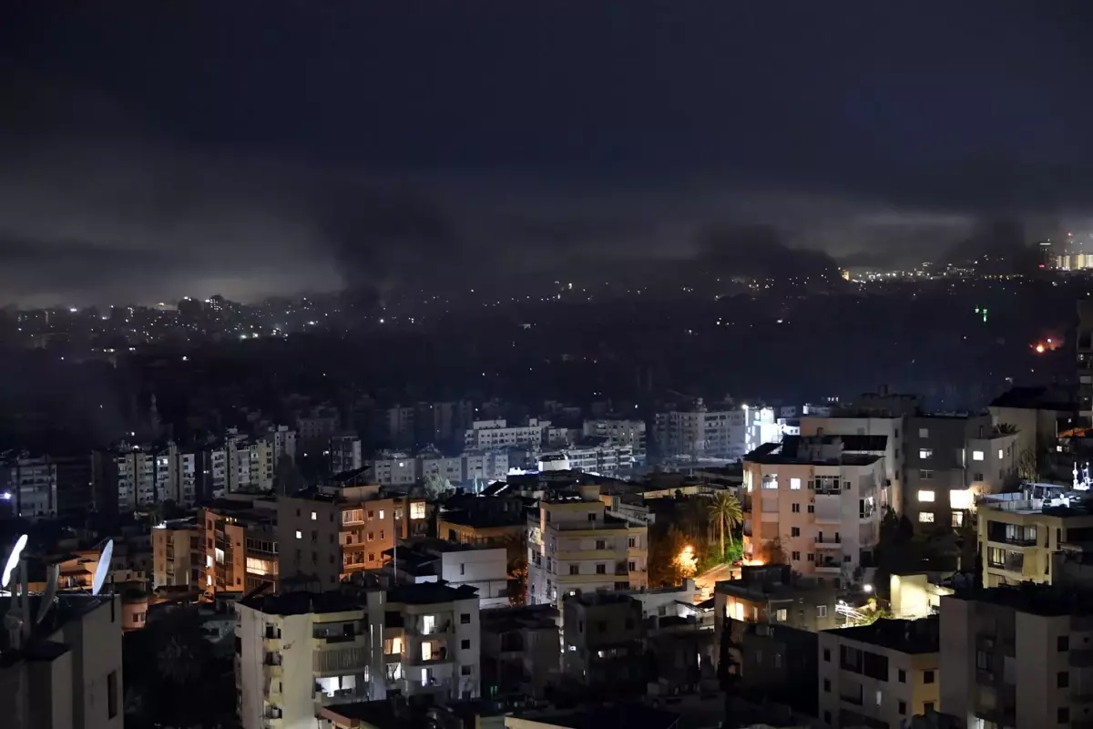 İsrail, her akşam Beyrut\'u vuruyor! Canlı yayında şiddetli patlamalar