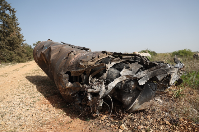 İsrail'in başkentine düşen füze görüntülendi! Büyüklüğü dikkat çekti